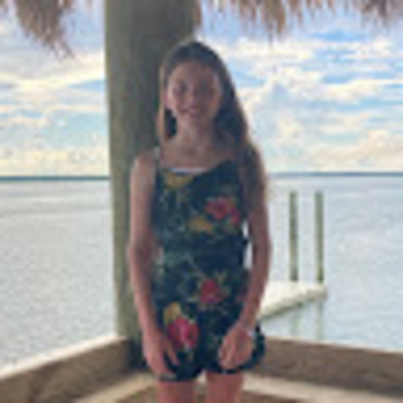 Meet your Posher, Chloe - Picture 1 of 1